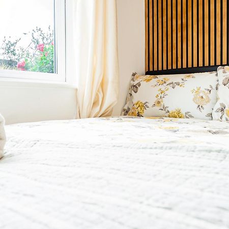 Earley Luxury Ensuite Room With Private Entrance Reading Eksteriør bilde