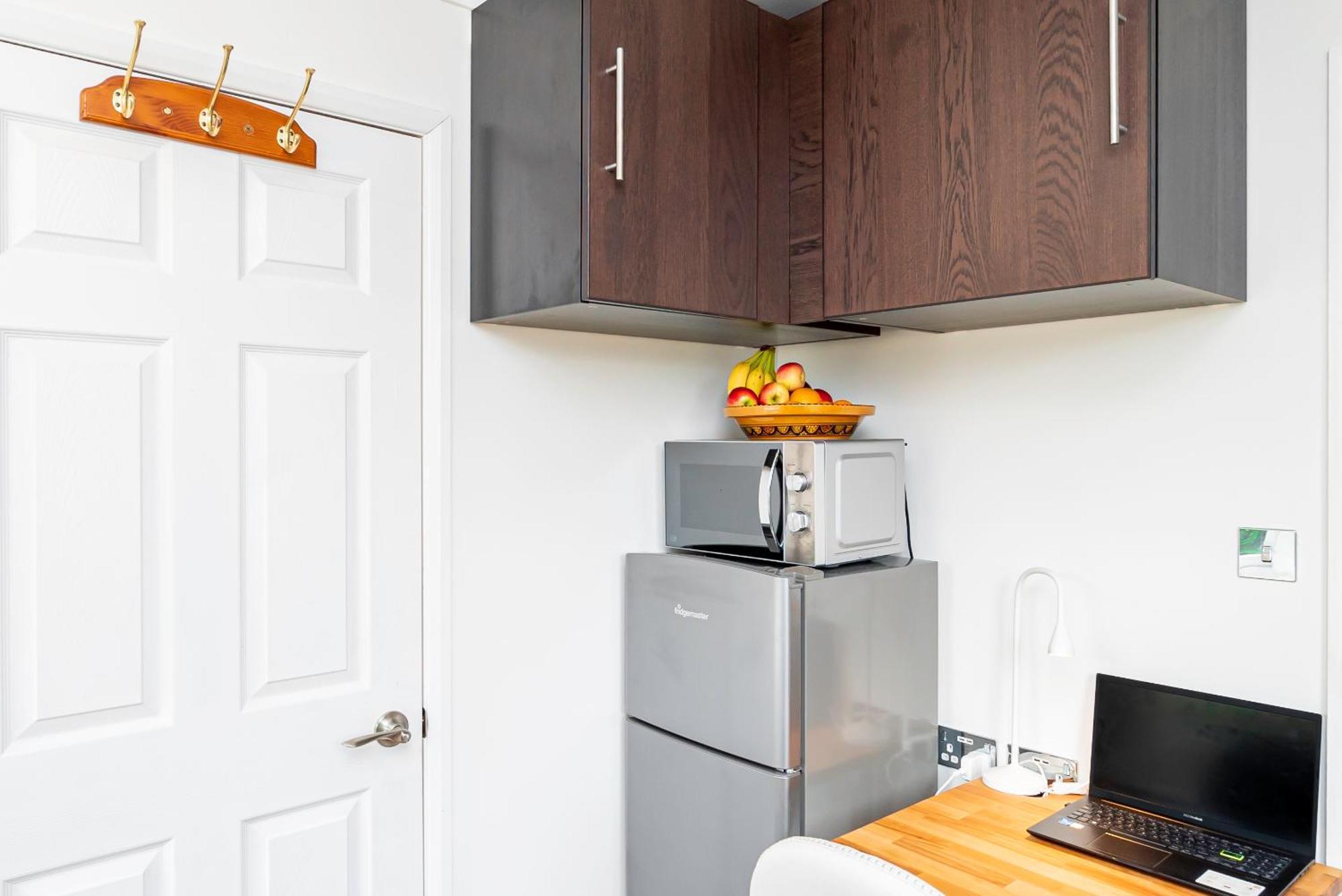 Earley Luxury Ensuite Room With Private Entrance Reading Eksteriør bilde